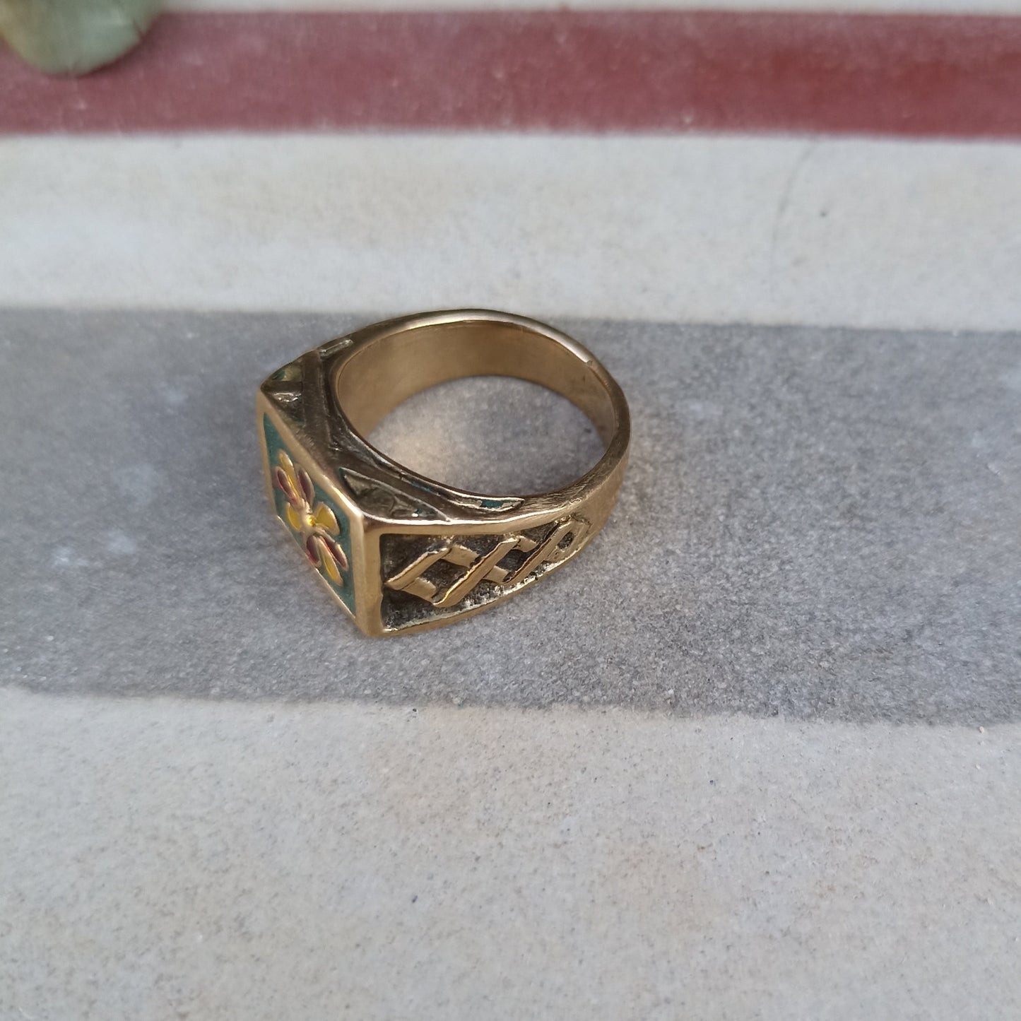 Anello CEMENTINA VERDE con PETALI BORDEAUX ed OCRA