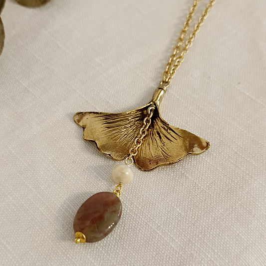 Collana FOGLIA di GINKGO con QUARZI e PICCOLE PERLE