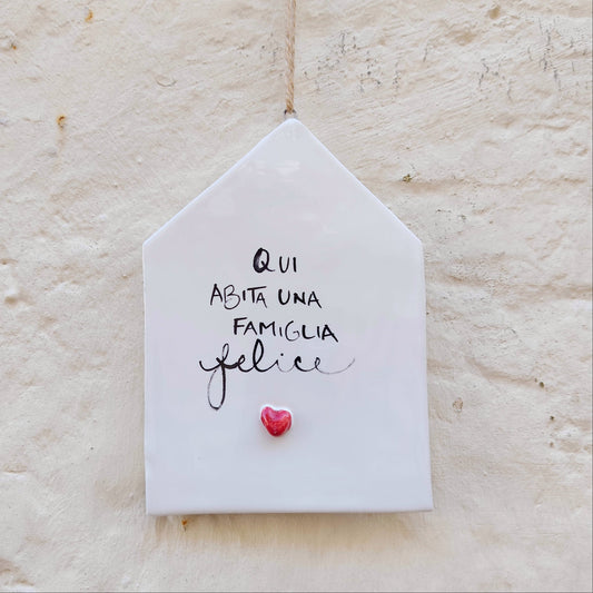 CASINA QUI ABITA UNA FAMIGLIA FELICE