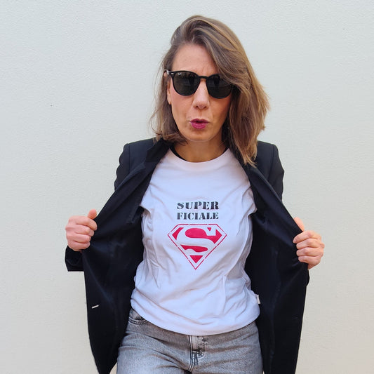 T-SHIRT SUPERFICIALE